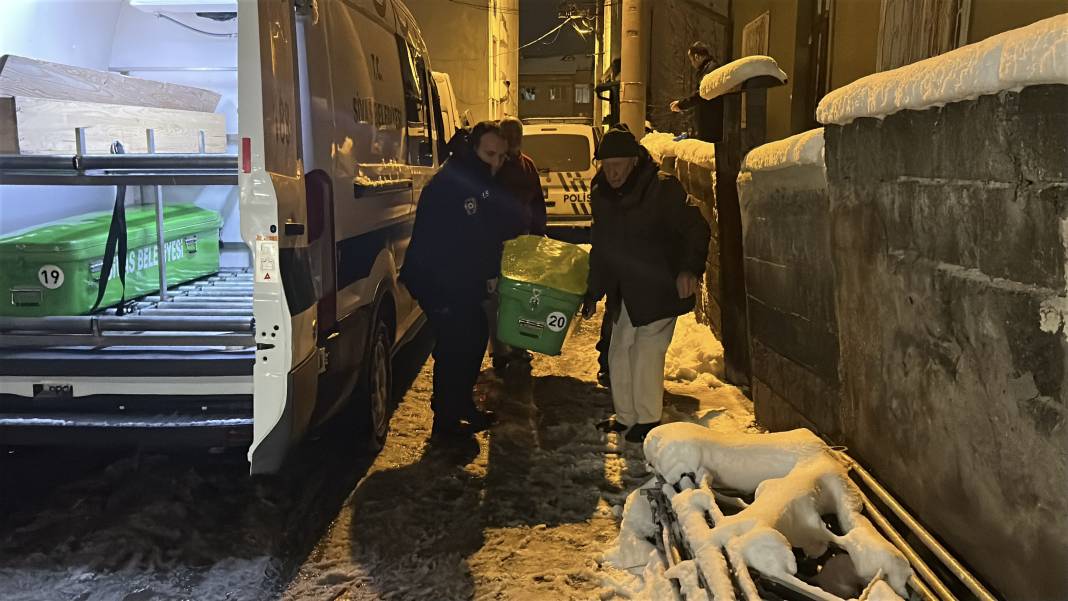 Sobadan ölüm sızdı! Emekli öğretmen 2 kardeşten 1’i can verdi 4